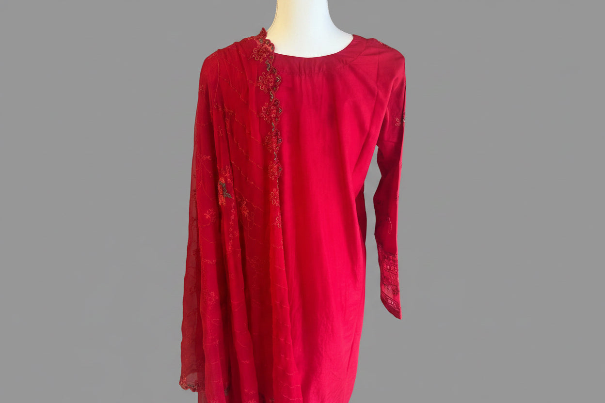 Luxury Chikankari Cutwork Lawn 3-Piece Suit – Crimson Red
