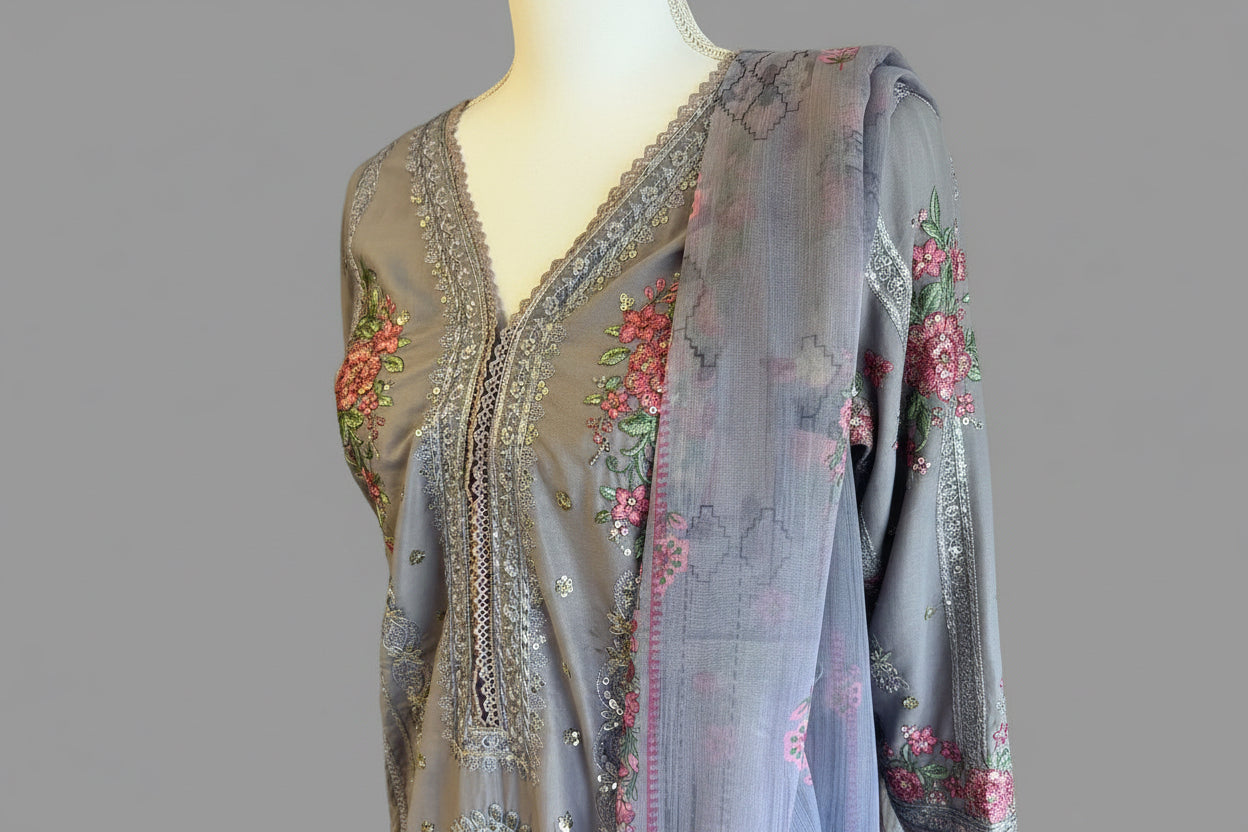 Luxury Embroidered Lawn 3-Piece Suit – Pastel Lilac