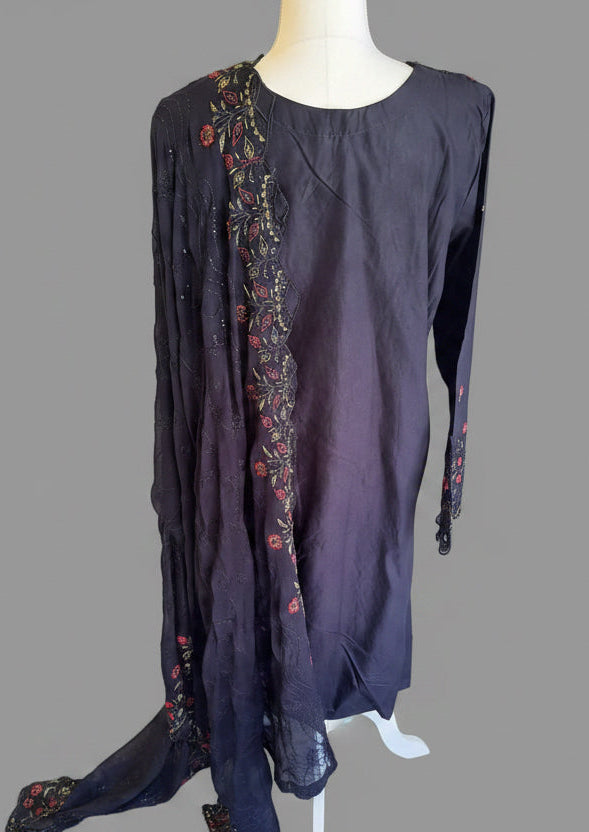Luxury Embroidered & Cutwork Lawn 3-Piece Suit – Midnight Black